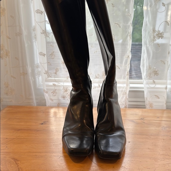 Black Leather Knee-High Boots - Picture 3 of 7